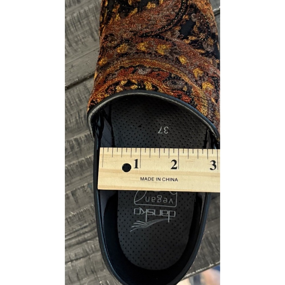 DANSKO Vegan Clogs Size 37 Red Shimmer Paisley Tapestry Velvet  Women's 6.5 US - Picture 8 of 8